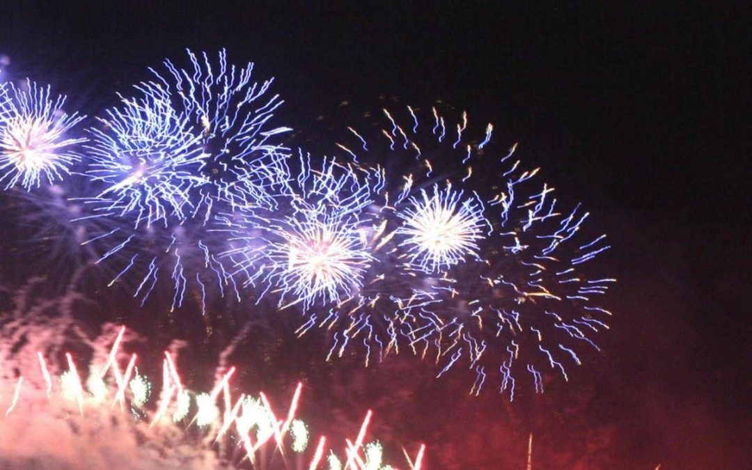 Capodanno e bambini, attenzione a fumi fuochi artificio: l’allarme dei pediatri