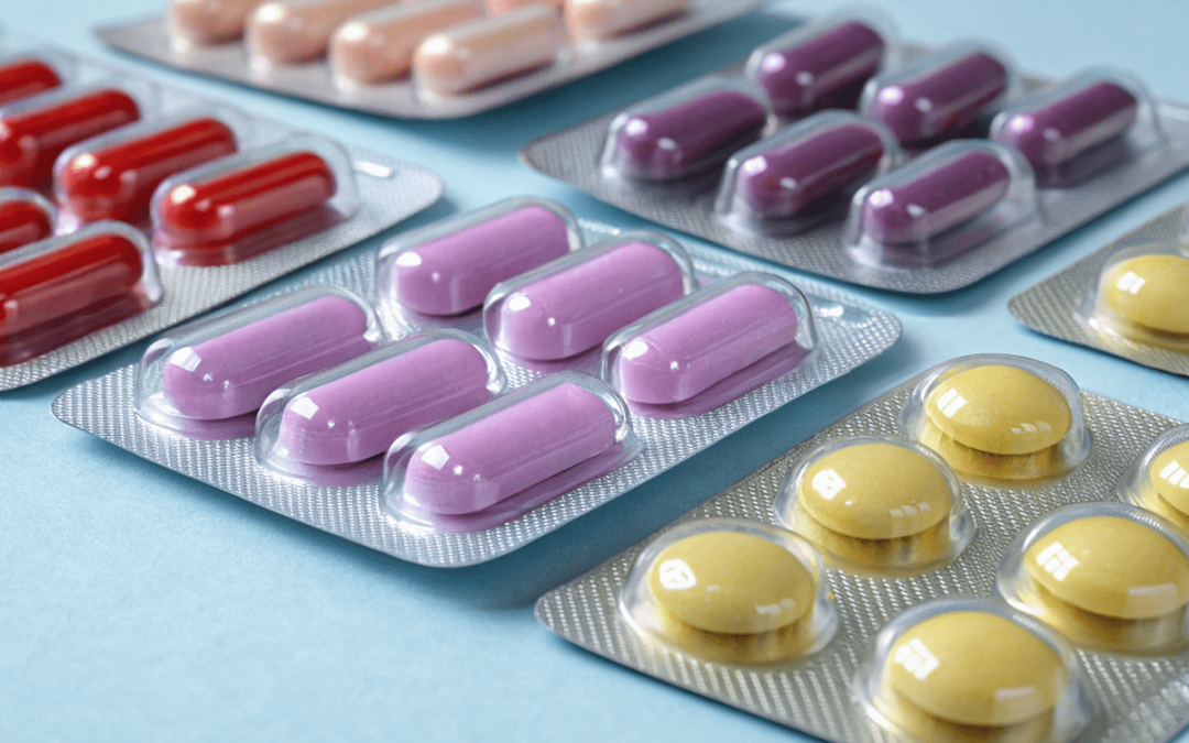 Carenza di antibiotici, lo studio: “Tra le cause aumento costi produzione e calo prezzi”