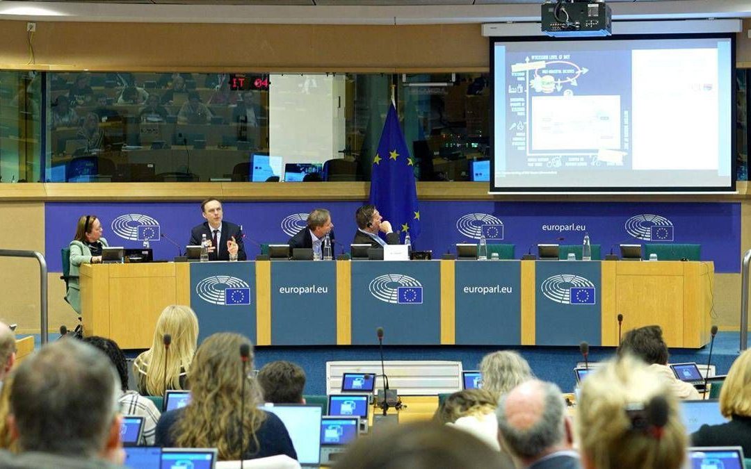 Alimentazione, Nourishment Table: “Non solo dieta sana ma anche nutrizione adeguata”