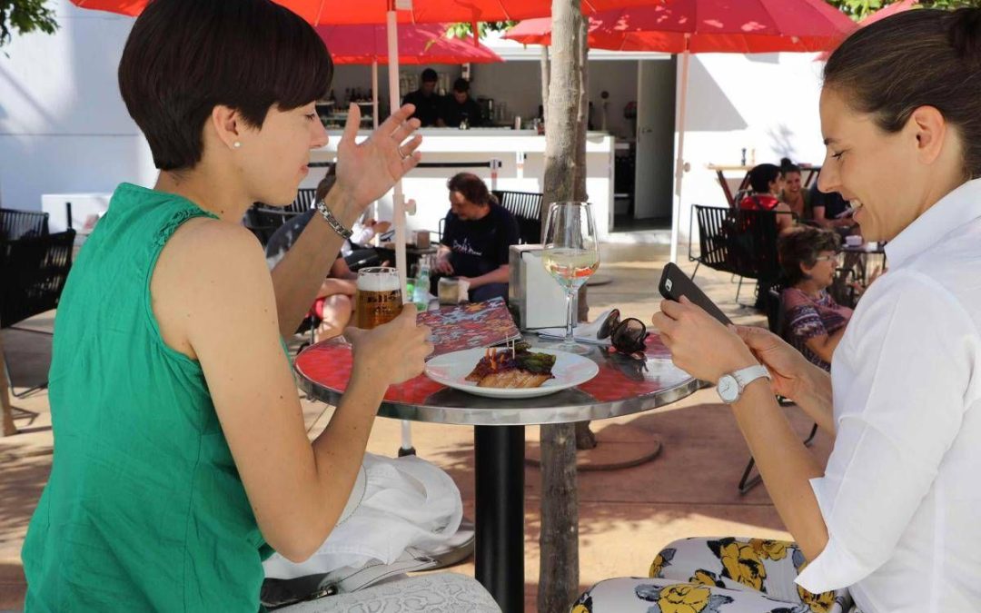 Alimentazione, italiani e lombardi si descrivono attenti a tavola, esperti ‘la realtà è diversa’