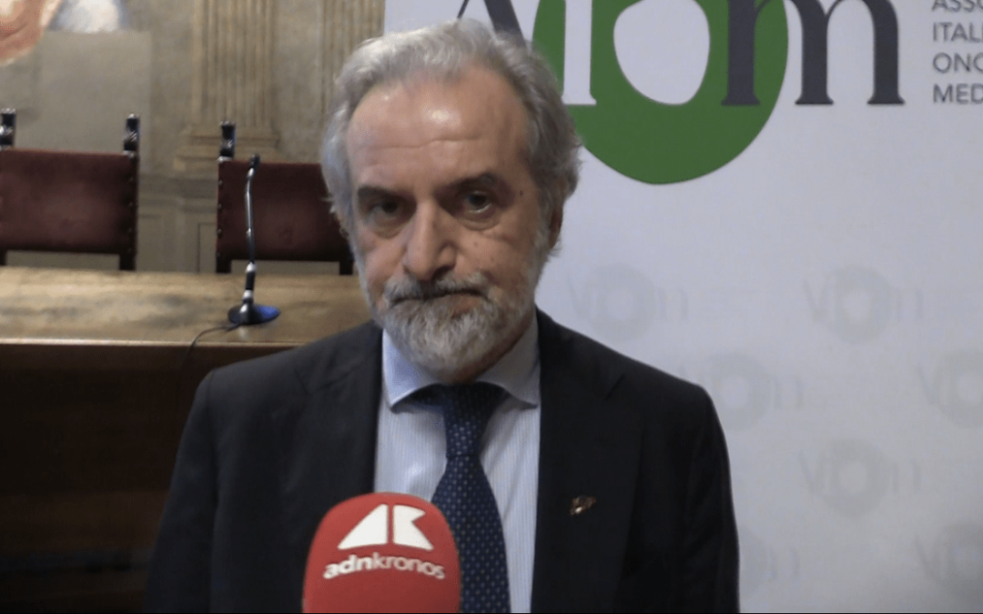 Tumori, Aiom: “Pazienti non rinunciano a cure ma spesso pagano di tasca propria”