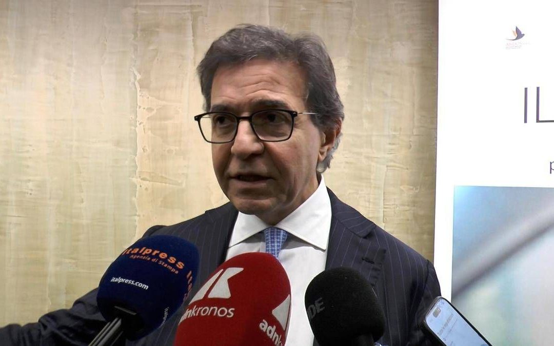 Tumori, De Laurentiis: “Non c’è un solo cancro ma molte malattie, carta identità va definita subito”