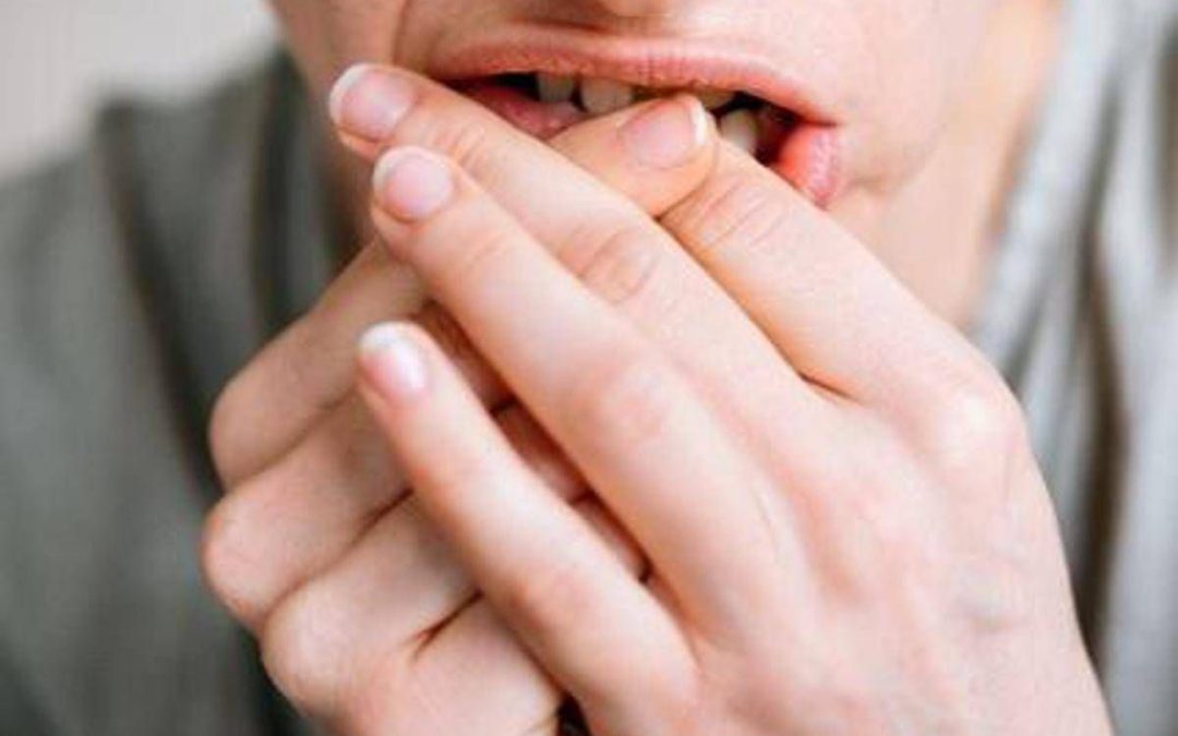 Da mangiarsi le unghie al ‘ghosting’, perché lo facciamo? “E’ sopravvivenza”