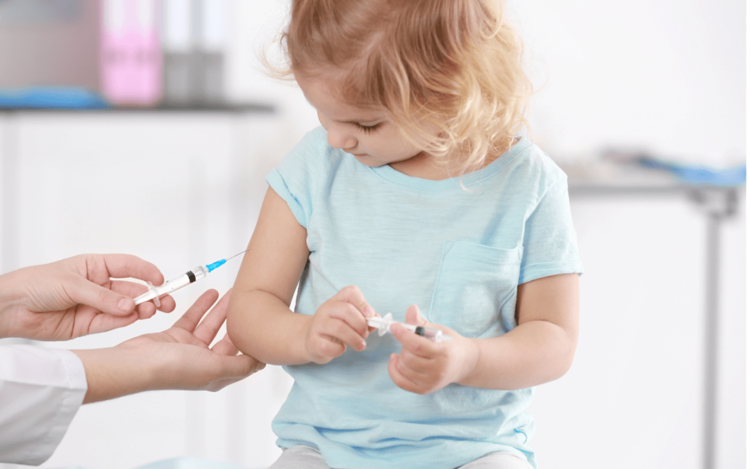 Vaccinazioni, pediatri: “Negli Usa il ritorno al passato mette a rischio i bambini”
