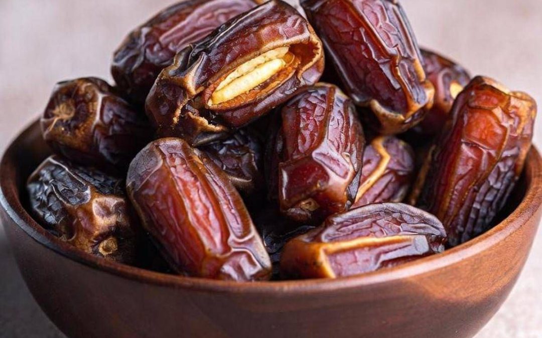 Datteri curano cuore e pressione, il consiglio del medico: “Due al giorno, non di più”