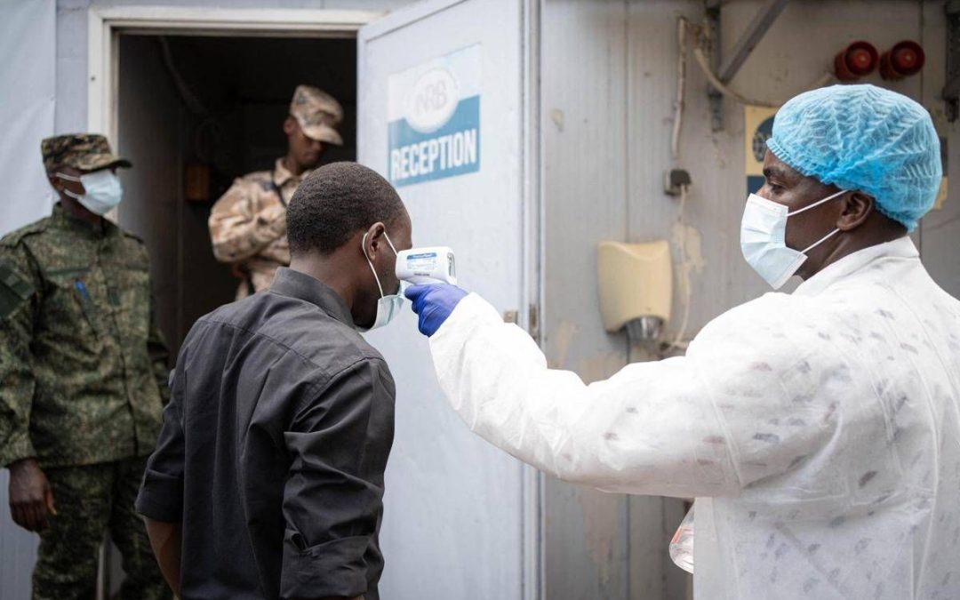 Il paziente zero, i primi test e i centinaia di casi sospetti: così è esplosa l’epidemia di Ebola