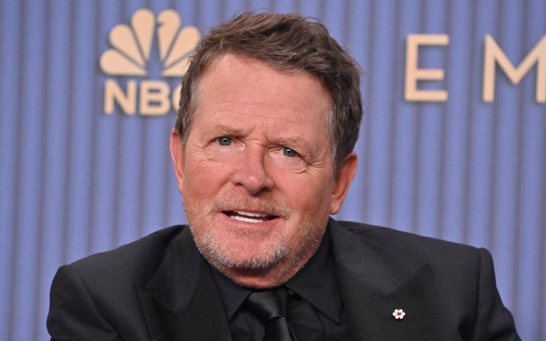 Michael J. Fox, standing ovation agli Emmy Awards: “Accettare il Parkinson non vuol dire arrendersi”