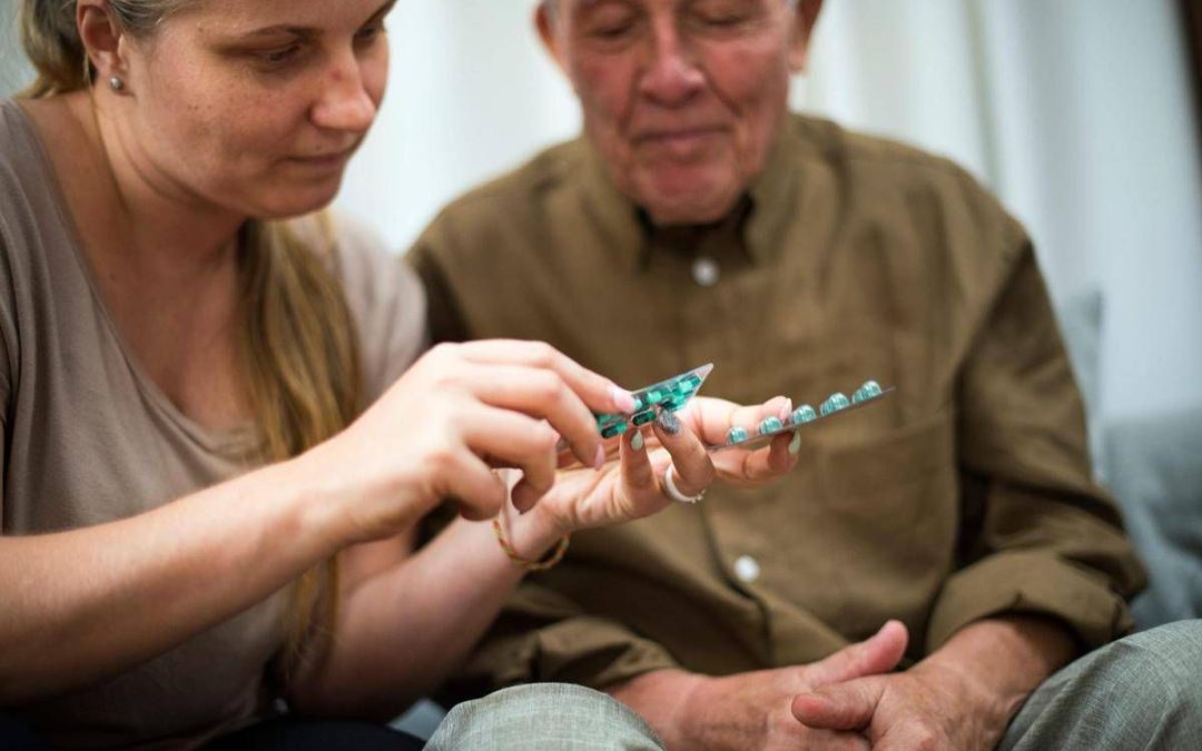 Millennial consapevoli ma stressati, boomer caregiver con gli acciacchi: generazioni a confronto